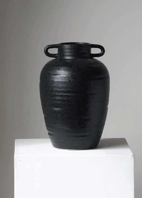 Noir Essence Floral Vessel